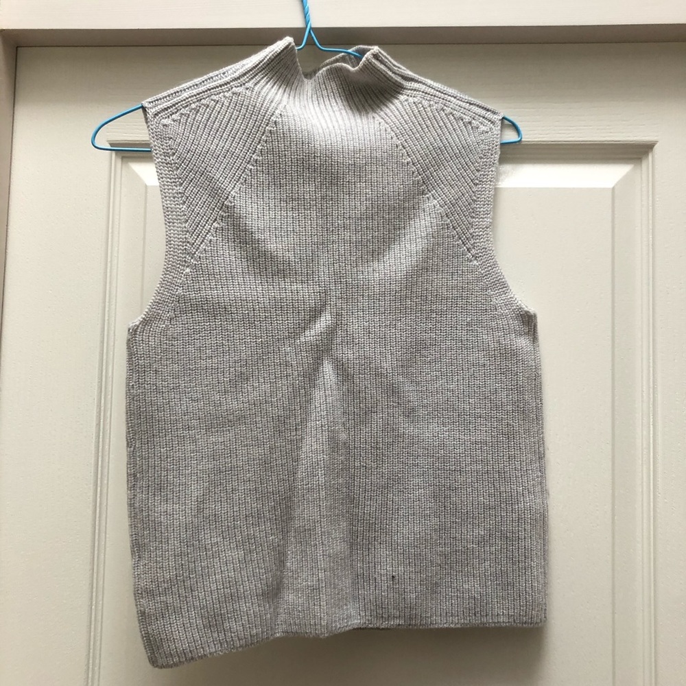 Aritzia Wilfred Grey Crop Durandal Sweater